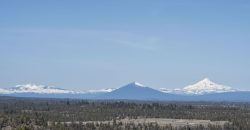 Panoramic Cascade Mountain Views in Bend – Rent by the Month