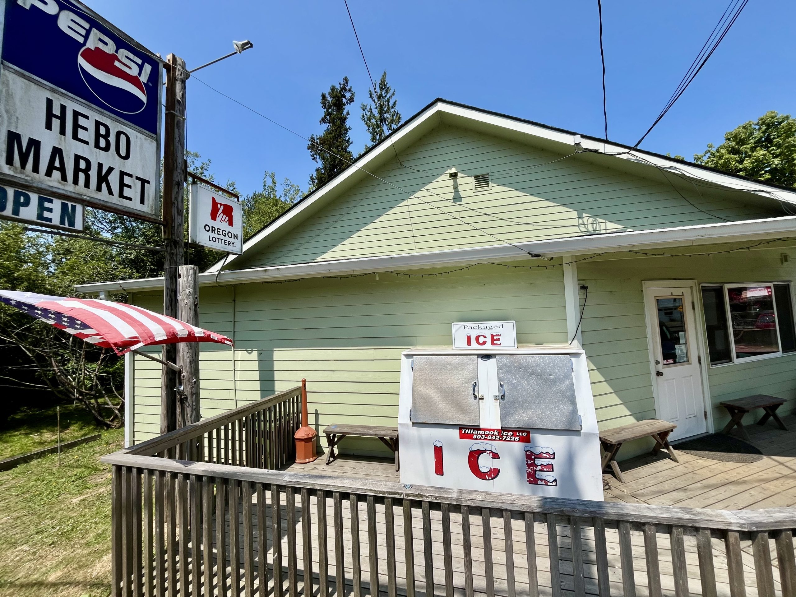 Established convenience store with recent updates & live/work opportunity.