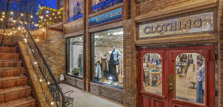 Breckenridge Boutique $1.3M Annually Includes High-Demand Real Estate