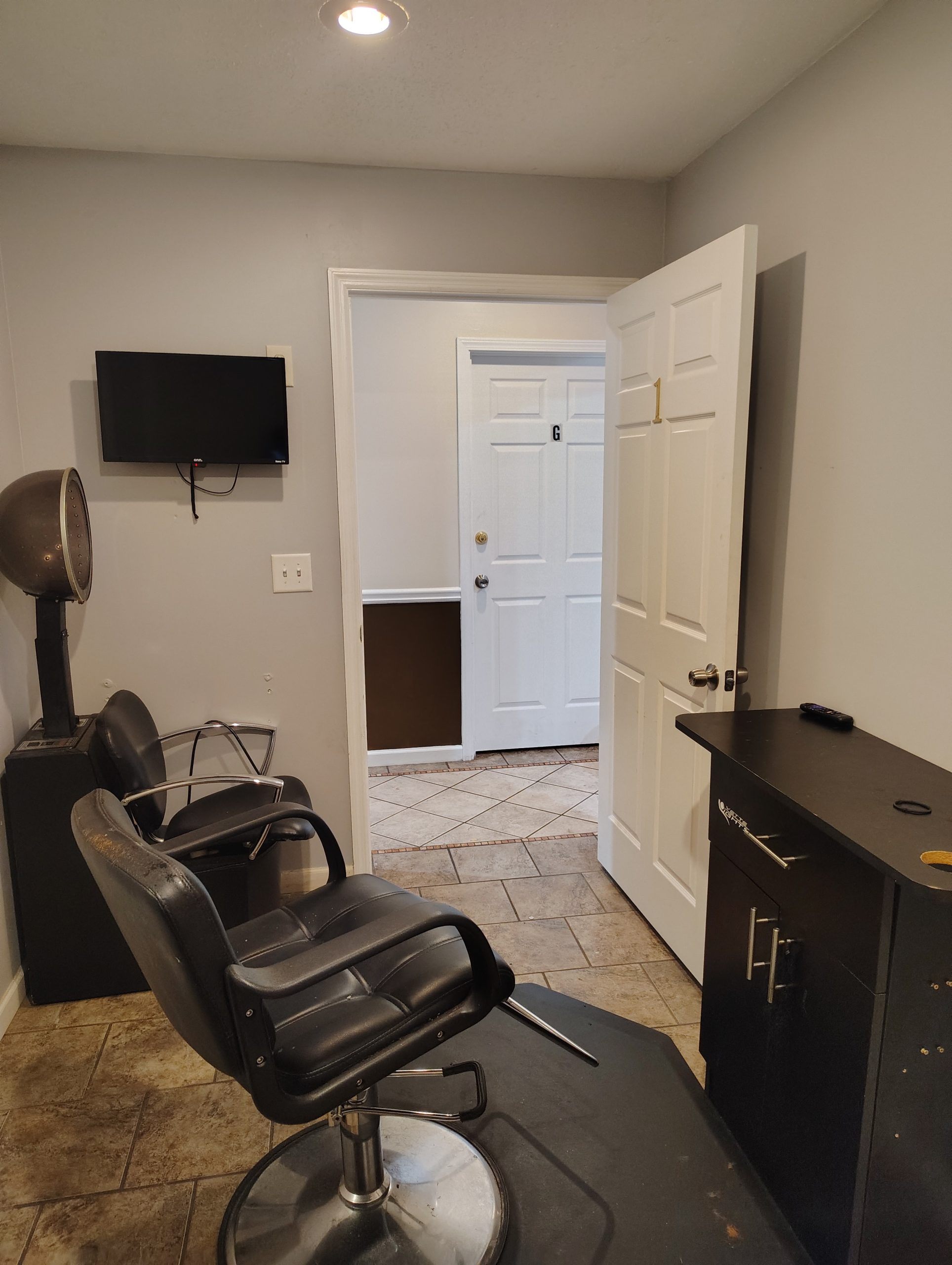 Cash Producing Salon Suites
