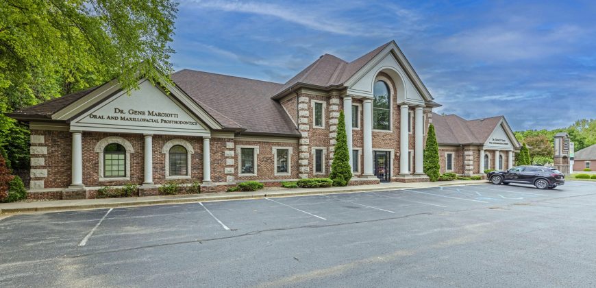 385 Meridian Parke Lane – Greenwood, IN