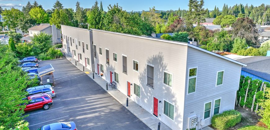 Newer Vintage (2017) Washington County, townhouse style units